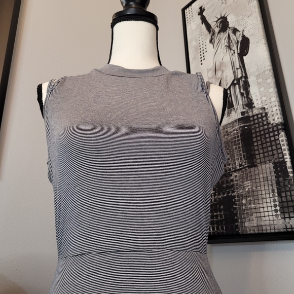 *Volcom* Gray&Blue striped Dress* Sleeveless, A-line type w/cute strapsđź‘— Small - Picture 3 of 16